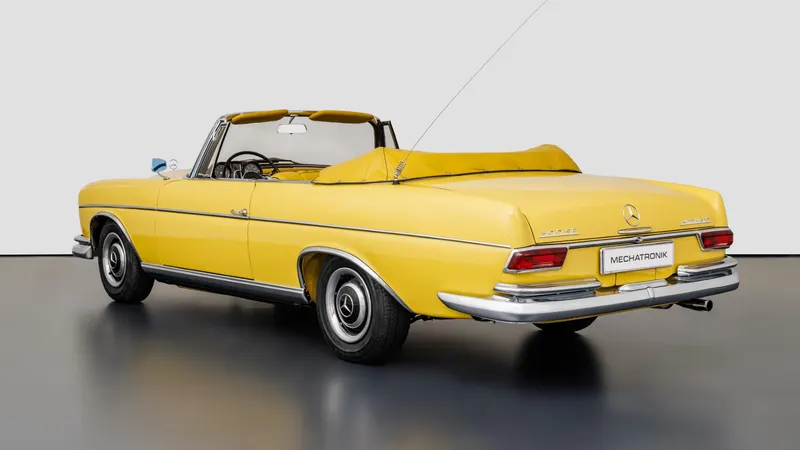 Mercedes-Benz W112 300 SE Cabriolet 3