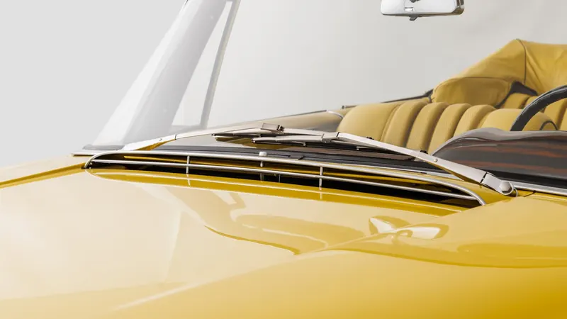 Mercedes-Benz W112 300 SE Cabriolet 13