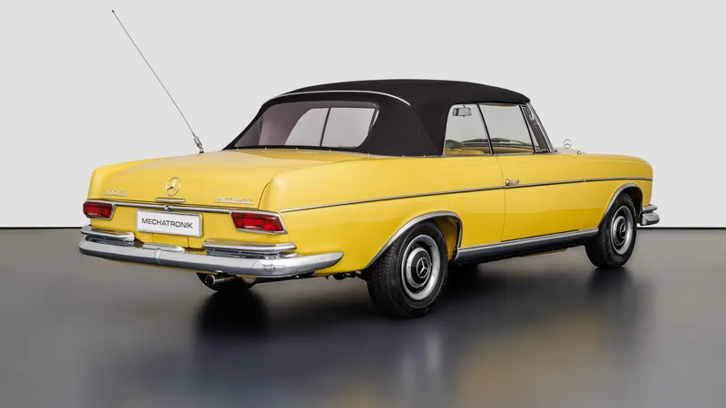 Mercedes-Benz W112 300 SE Cabriolet 5