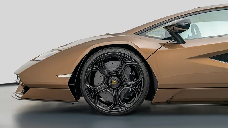 Lamborghini Countach LPI 800-4 8