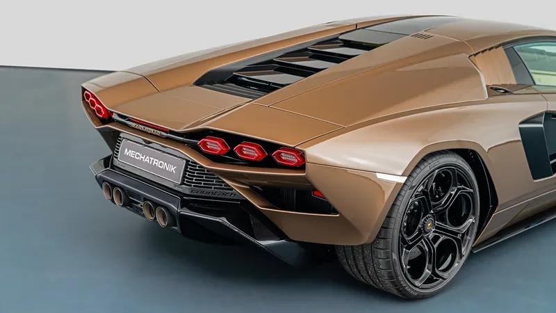 Lamborghini Countach LPI 800-4 9