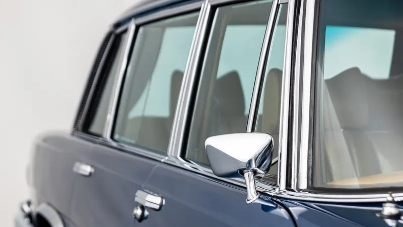 Mercedes-Benz W100 600 SWB 8