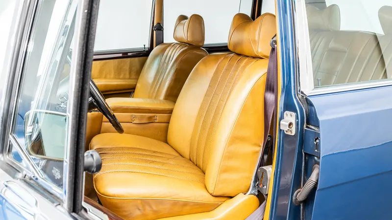 Mercedes-Benz W100 600 SWB 13