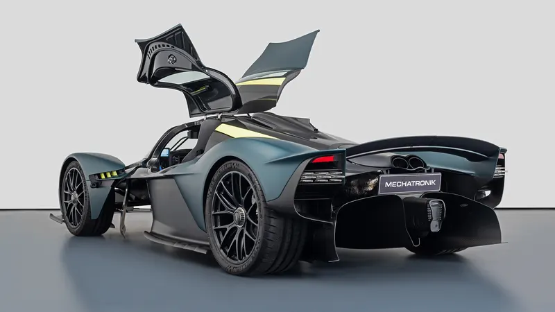 Aston Martin Valkyrie 12