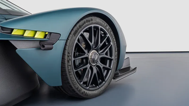 Aston Martin Valkyrie 9