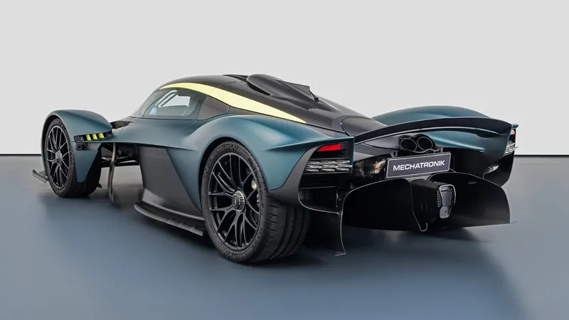Aston Martin Valkyrie 3