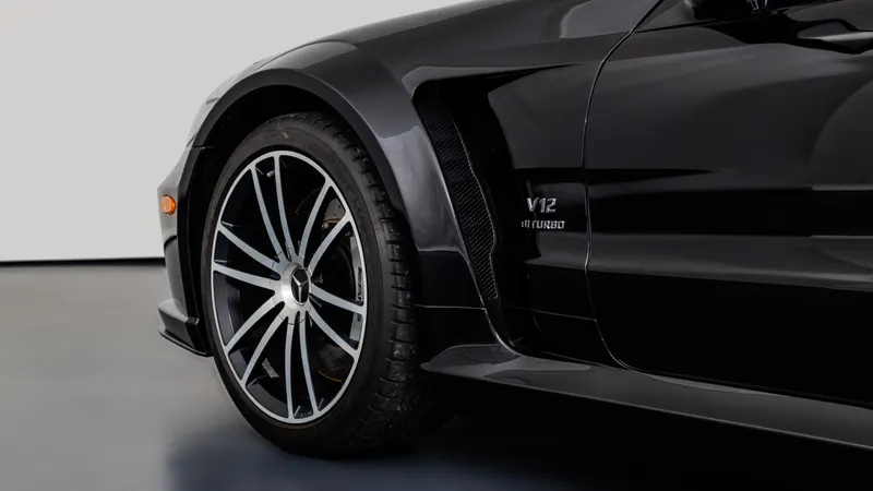 Mercedes-Benz SL 65 Black Series 11