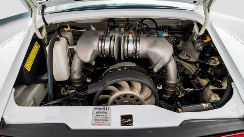 Porsche 911 (993) 3.8 RSR 10