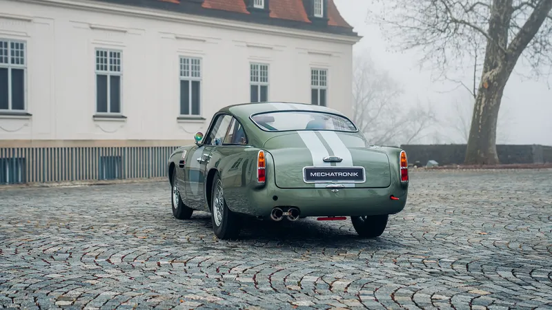 Aston Martin DB4 GT Continuation 6