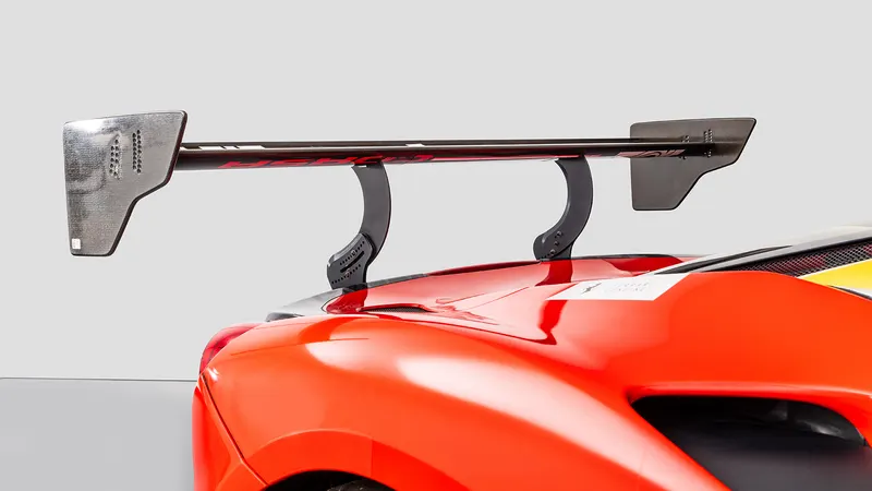 Ferrari 488 Challenge 11