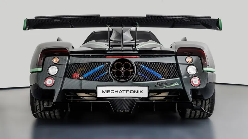 Pagani Zonda Diamante Verde 1of1 7