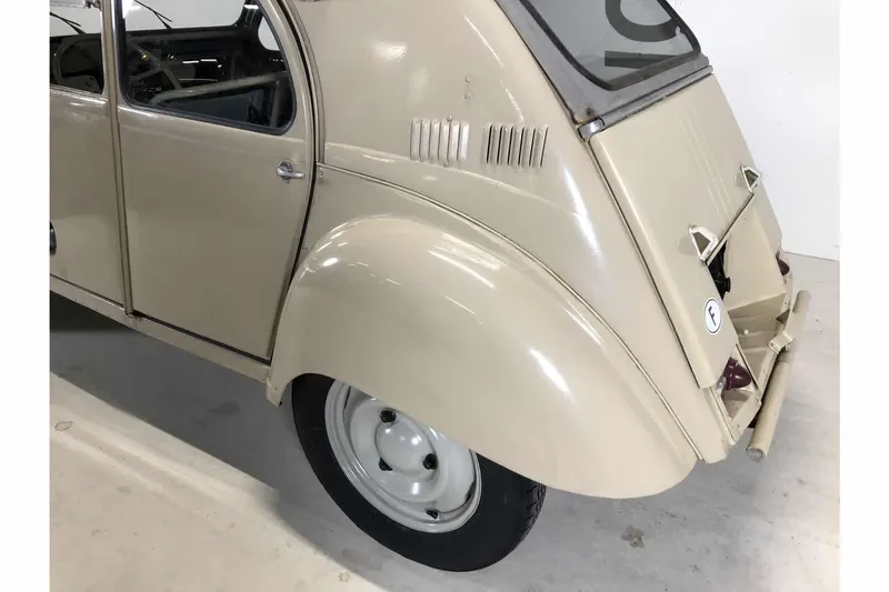 2CV 10