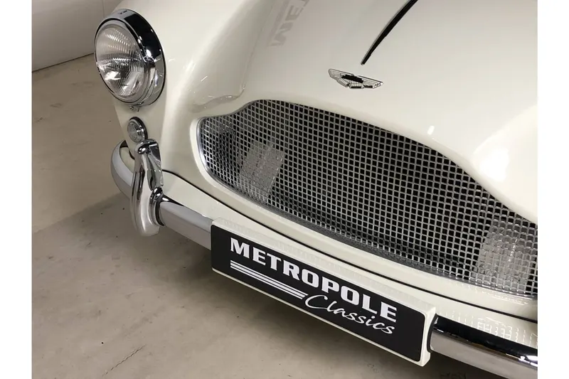 Aston Martin DB2/4 MK III 10