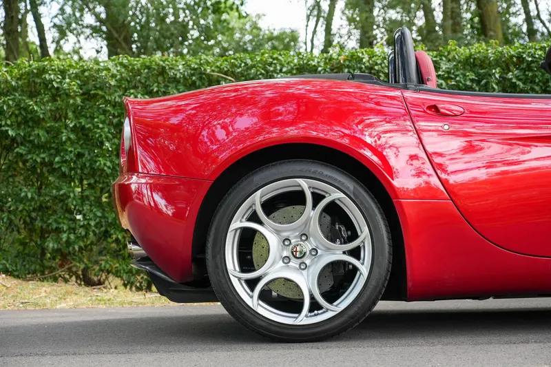 Alfa Romeo 8C Competizione Spider 4.7 V8 10