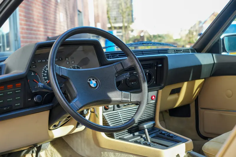 BMW 635 CSI 3