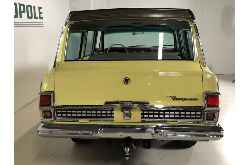 Wagoneer Station 9