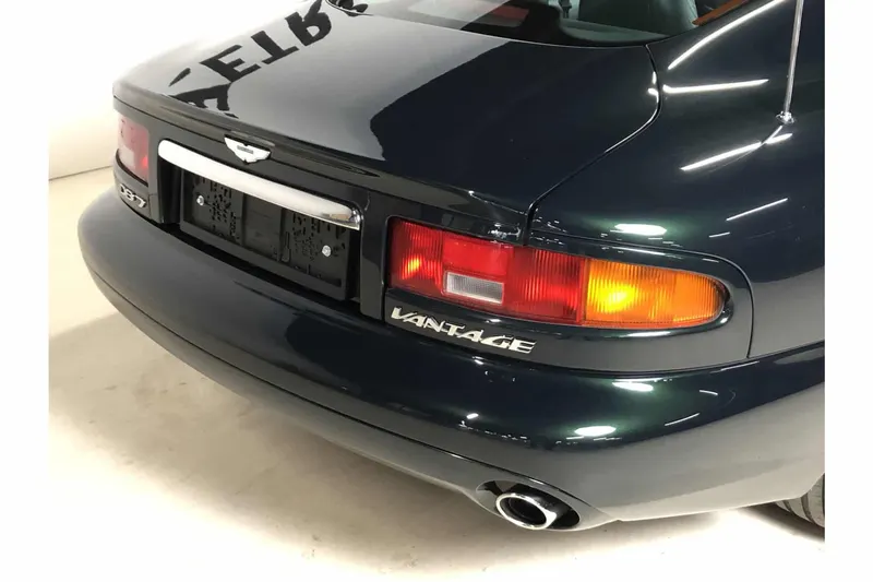 Aston Martin DB7 Vantage V12 10