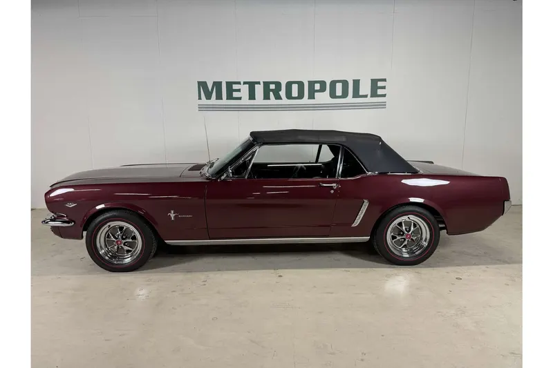 Ford Mustang 260 Convertible 12