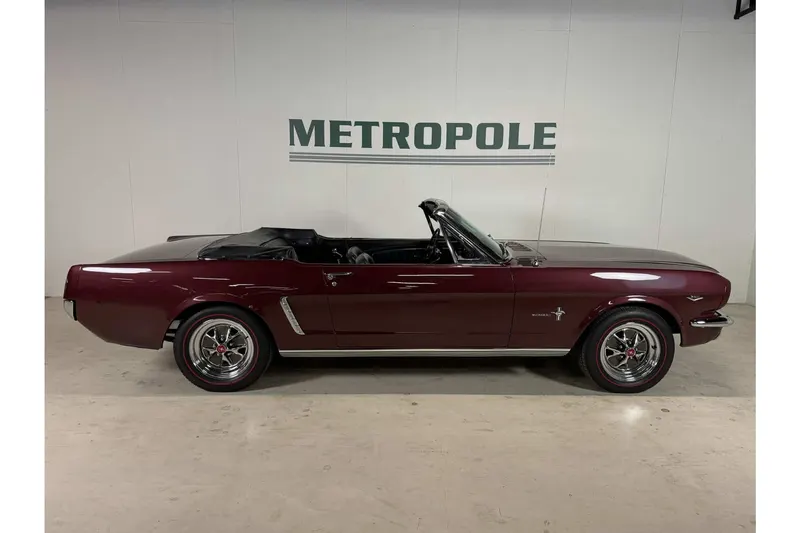 Ford Mustang 260 Convertible 10