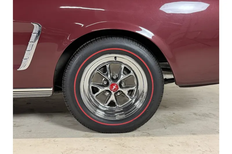 Ford Mustang 260 Convertible 13