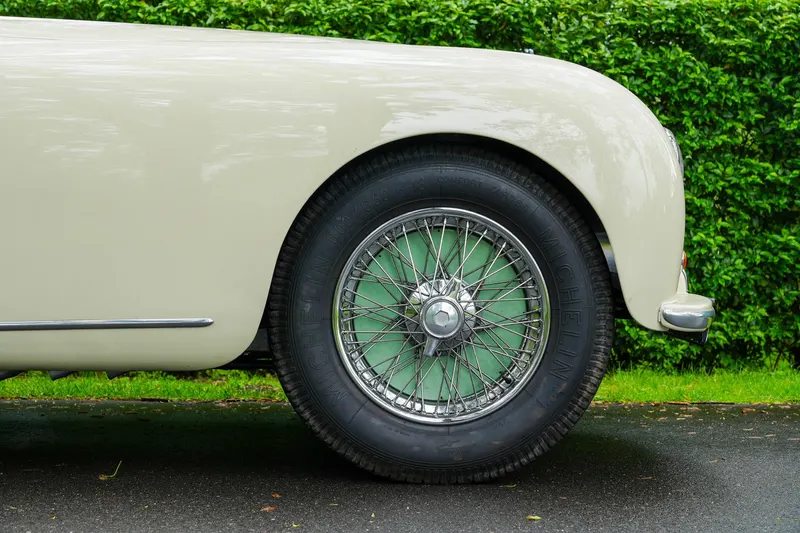 Lago T26 Record Cabriolet 5