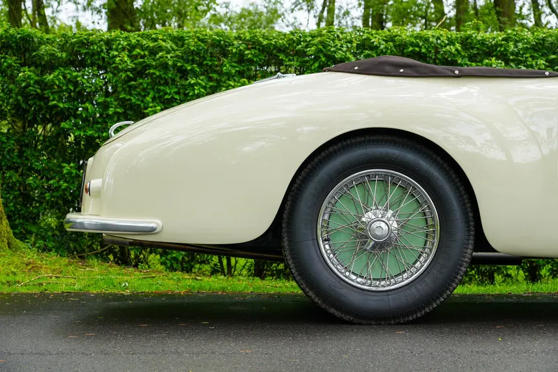 Lago T26 Record Cabriolet 3