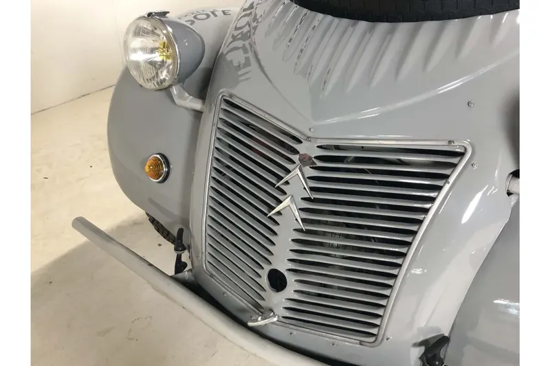 Citroën 2CV Sahara 4x4 12