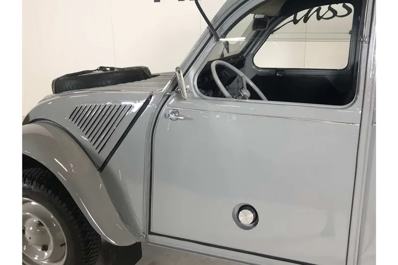 Citroën 2CV Sahara 4x4 13
