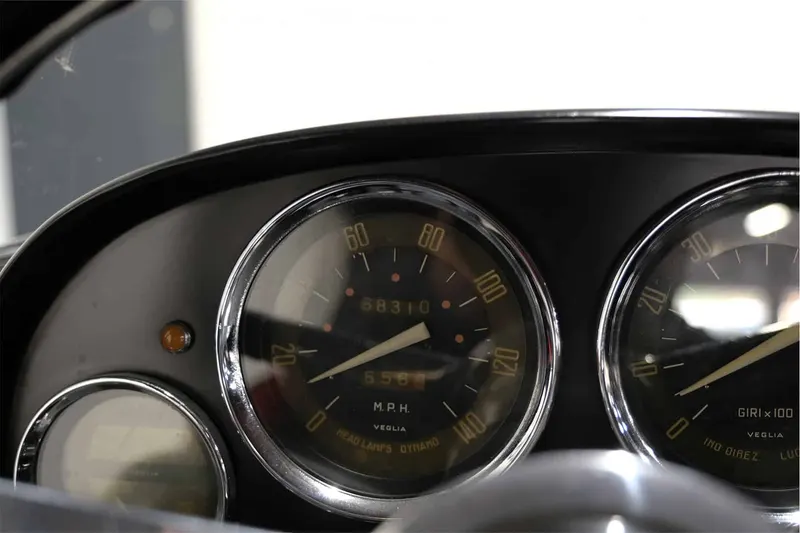 Alfa Romeo 2000 12