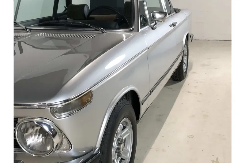 BMW 2002 Baur Cabriolet 13