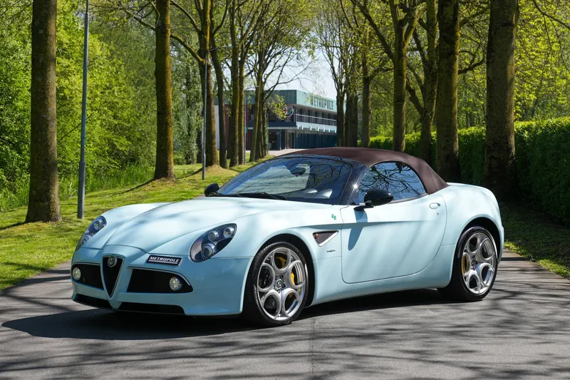 Alfa Romeo 8C Spider 7