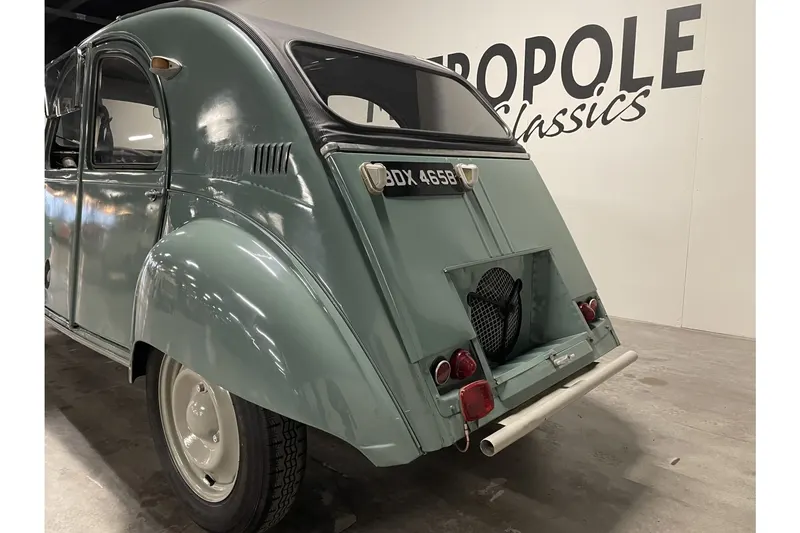 Citroën 2CV Sahara 4x4 9