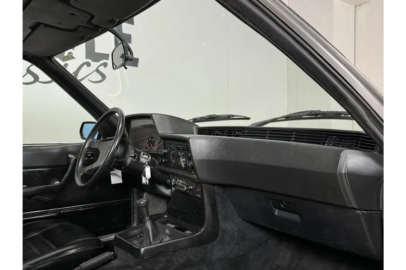 BMW 635 CSI E24 11