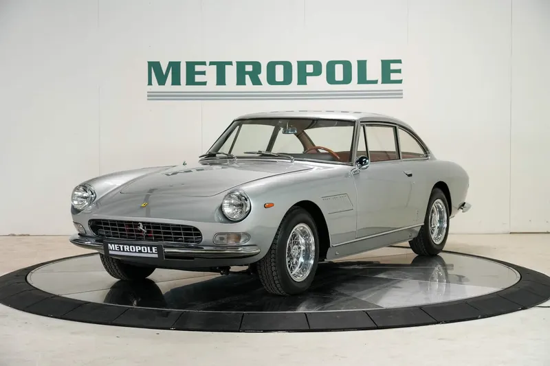 Ferrari 330 GT 3