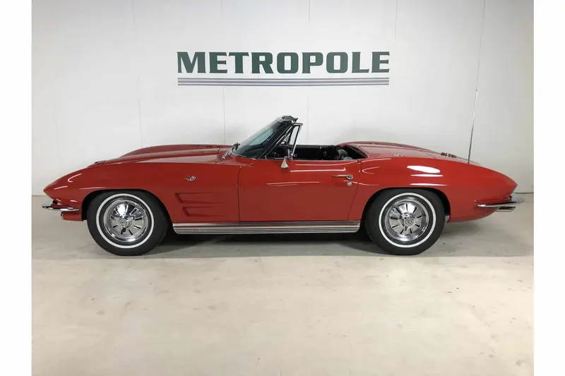 Chevrolet Corvette C2 Convertible 4