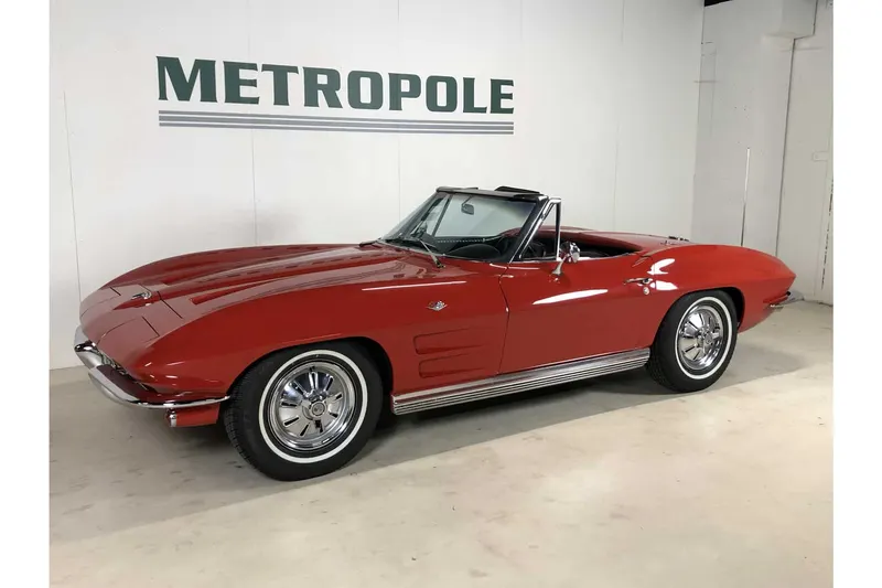 Chevrolet Corvette C2 Convertible 8