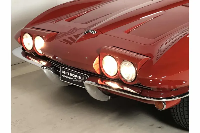 Chevrolet Corvette C2 Convertible 13
