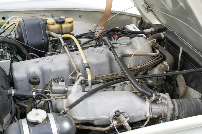 Mercedes-Benz 280SL Pagode 5