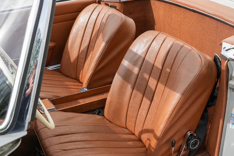 Mercedes-Benz 280SL Pagode 4