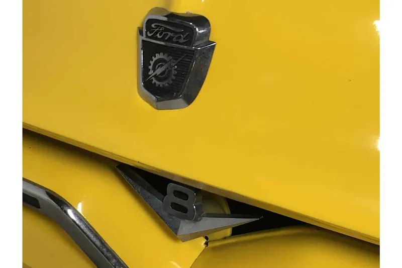 Ford F100 V8 11