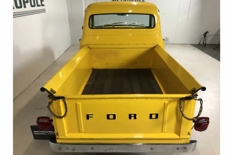 Ford F100 V8 9