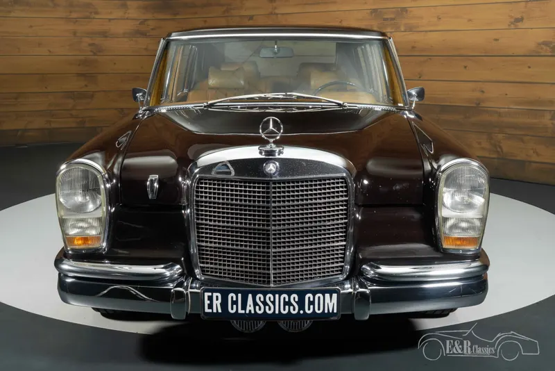 Mercedes-Benz 600 7