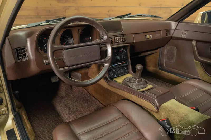Porsche 924 2
