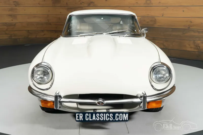Jaguar E-Type Series 2 Coupe 7