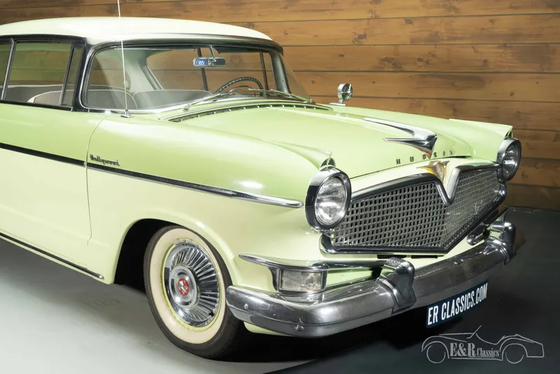 Hornet V8 Hollywood Hardtop 6