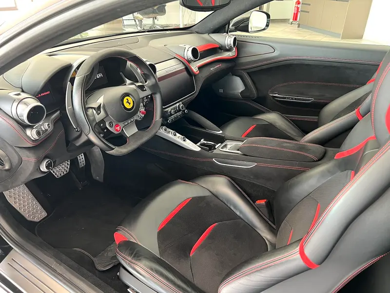 Ferrari GTC4 LUSSO 7
