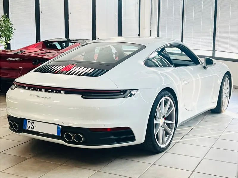 Porsche 911 Carrera S 6
