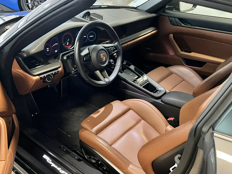 Porsche 4GTS TARGA 7