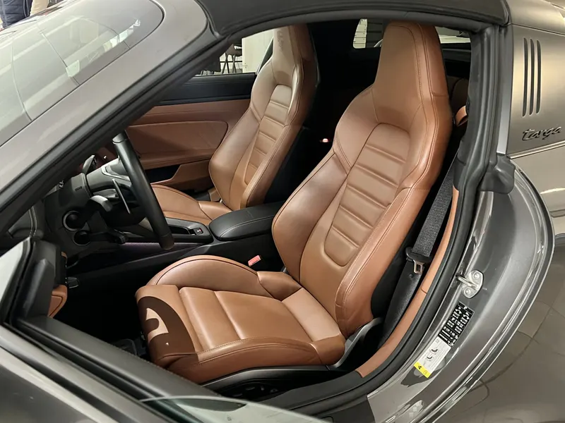Porsche 4GTS TARGA 12