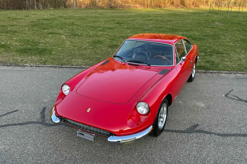 Ferrari 365 GT 2+2 11